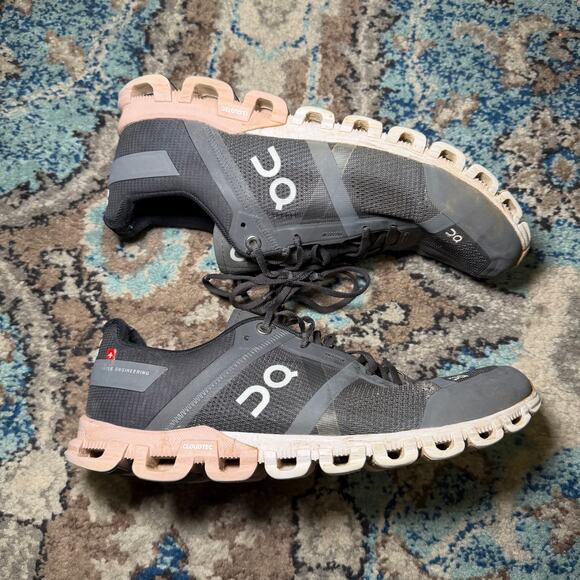 On Running Shoes - Picture 2 of 7